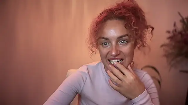 Reddgiirl online show from October 2025 08:22:02 PM