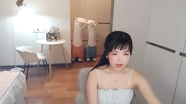 XiaoAnQi online show from October 2025 12:37:02 PM