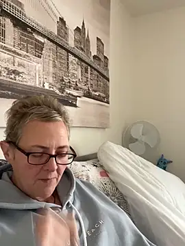 Curvy-Jinx online show from November 2025 01:53:02 PM