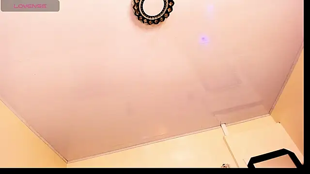 Rossedewitt  online show from December 2025 11:14:02 AM