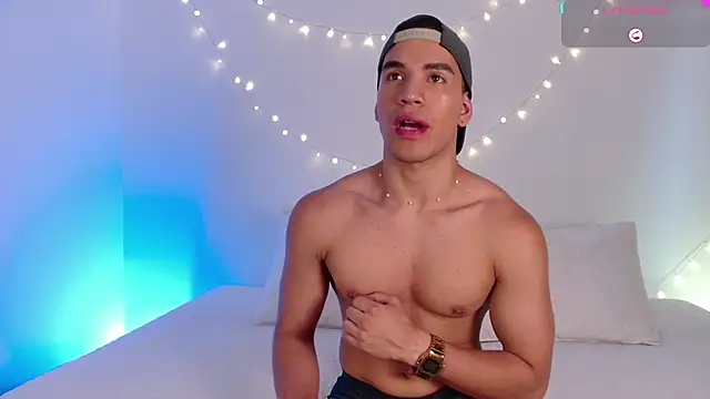 brunoorangel1 online show from December 2025 10:26:02 PM