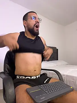 vincentjaxon online show from November 2025 10:48:02 AM