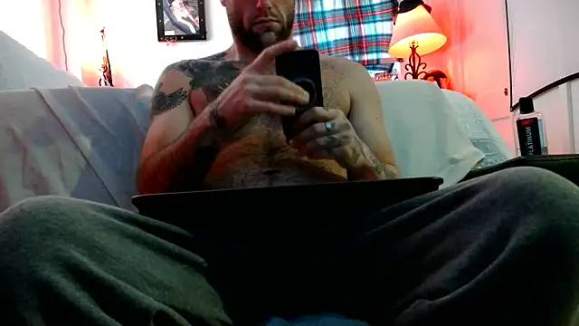 Luv2SuckBWC92 online show from October 2025 06:16:02 PM