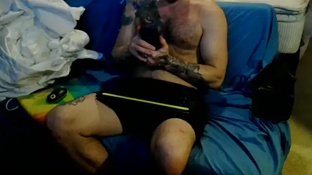 Luv2SuckBWC92 online show from October 2025 06:47:01 AM