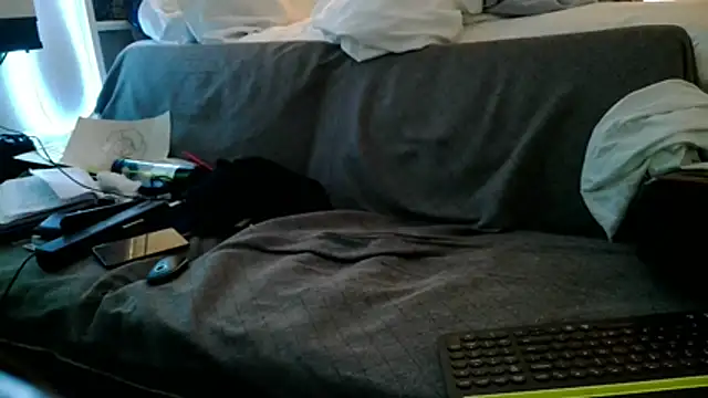 Luv2SuckBWC92 online show from December 2025 06:16:01 PM