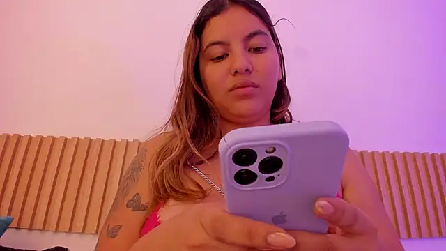 OliviaSweett online show from November 2025 06:51:01 PM