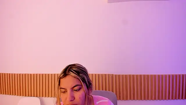 OliviaSweett online show from February 2026 06:50:01 PM