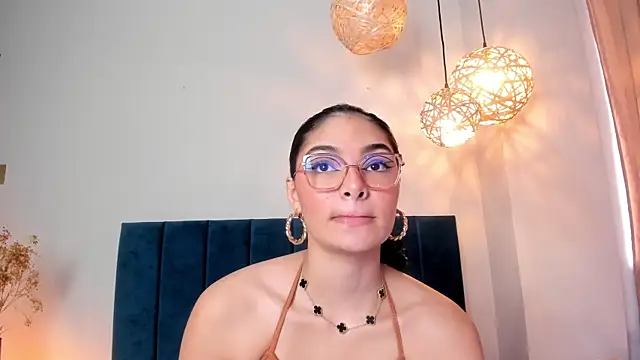 LunaAspen  online show from February 2026 06:30:01 PM