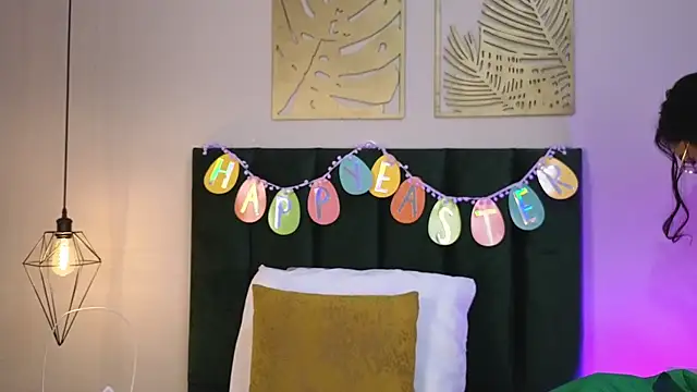 LunaAspen  online show from April 2026 06:05:01 PM