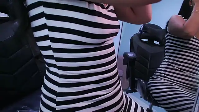 victoria hernandez t  online show from October 2025 01:22:01 PM