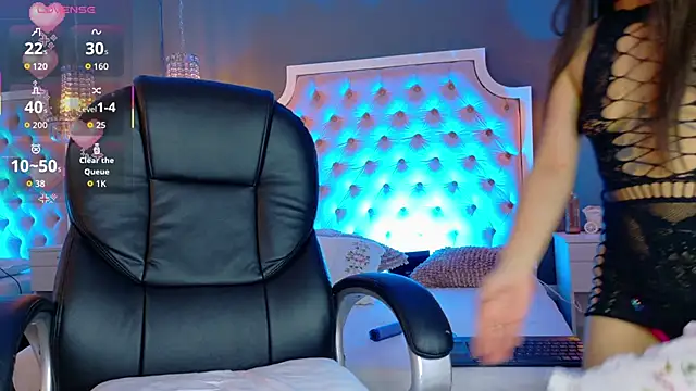 TifannyWolf  online show from September 2025 07:44:02 AM