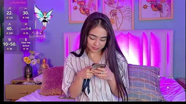 TifannyWolf  online show from November 2025 04:33:02 AM