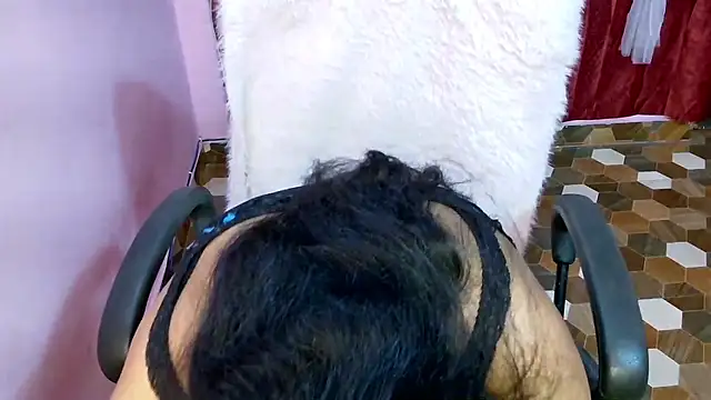 Snapshot of QUEEN_SAKHI- chatting on February 2026 05:33:01 PM QUEEN SAKHI- online show from February 2026 05:33:01 PM