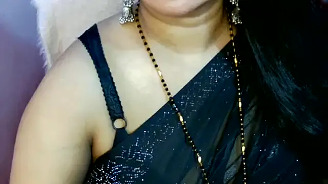 Snapshot of QUEEN_SAKHI- chatting on February 2026 03:00:01 PM QUEEN SAKHI- online show from February 2026 03:00:01 PM