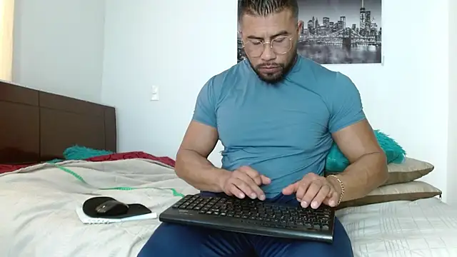 AntonyDAngelo25 online show from September 2025 09:25:02 PM