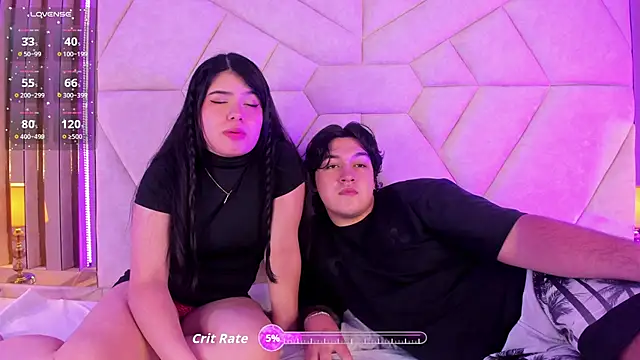 Snapshot of EmilyANDrew_ chatting on October 2025 04:40:01 AM EmilyANDrew online show from October 2025 04:40:01 AM