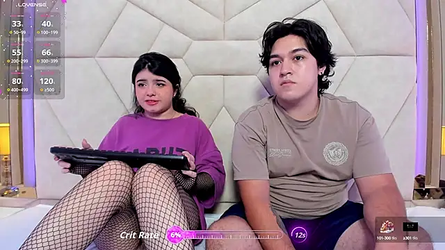 Snapshot of EmilyANDrew_ chatting on October 2025 04:43:02 AM EmilyANDrew online show from October 2025 04:43:02 AM