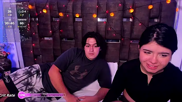 Snapshot of EmilyANDrew_ chatting on October 2025 04:46:01 AM EmilyANDrew online show from October 2025 04:46:01 AM