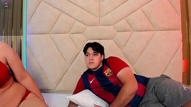 Snapshot of EmilyANDrew_ chatting on November 2025 05:06:01 AM EmilyANDrew online show from November 2025 05:06:01 AM