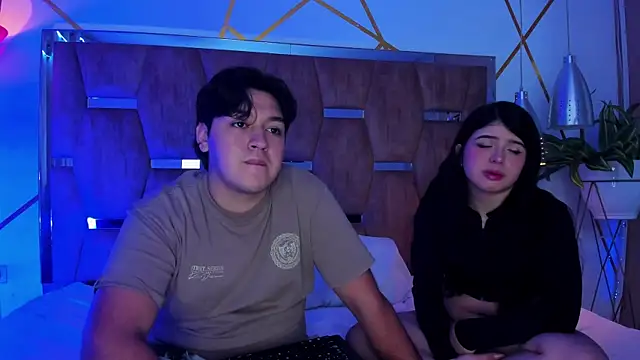 Snapshot of EmilyANDrew_ chatting on November 2025 04:55:02 AM EmilyANDrew online show from November 2025 04:55:02 AM