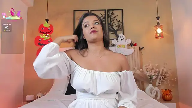 Camila Bustamante online show from October 2025 04:42:01 PM