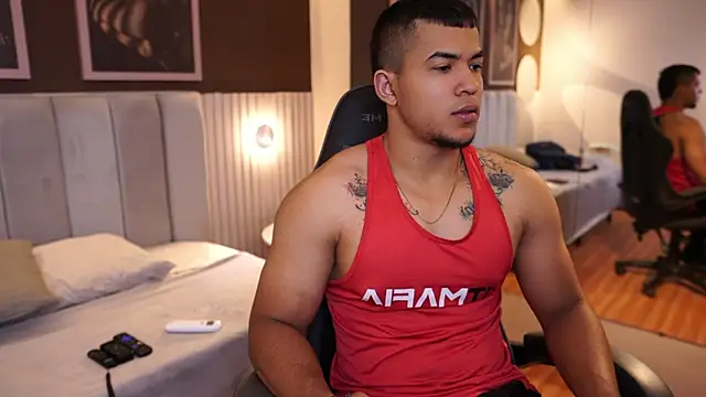 Snapshot of Thiago_Valente chatting on October 2025 01:09:02 PM Thiago Valente online show from October 2025 01:09:02 PM