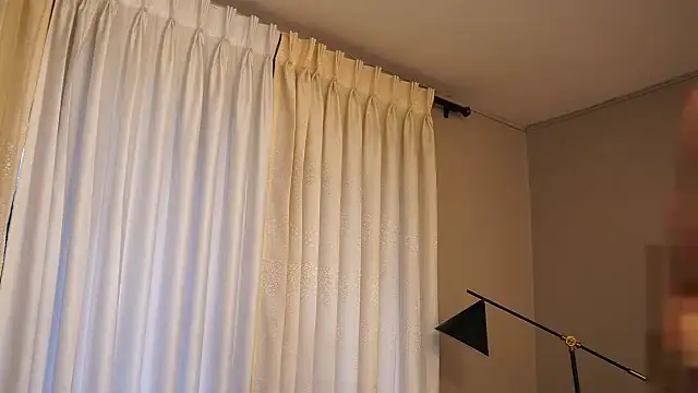 Snapshot of Thiago_Valente chatting on October 2025 01:01:01 PM Thiago Valente online show from October 2025 01:01:01 PM