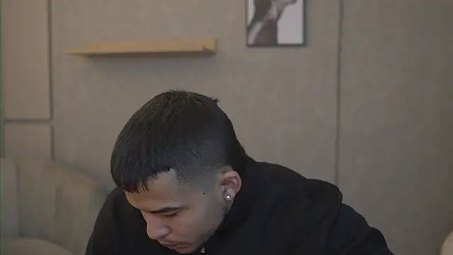 Snapshot of Thiago_Valente chatting on February 2026 01:19:02 PM Thiago Valente online show from February 2026 01:19:02 PM