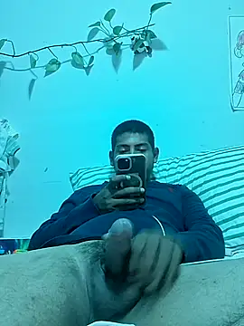UsaGuy76 online show from May 2026 01:45:01 AM