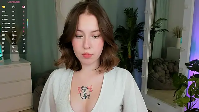 Snapshot of LanaRoselle chatting on December 2025 09:23:02 PM LanaRoselle online show from December 2025 09:23:02 PM