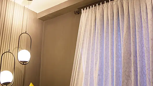 Ariaa Isabell online show from April 2026 06:26:01 PM