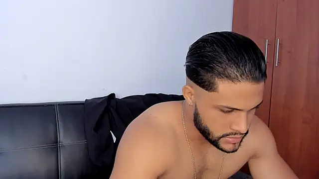 Pier Simons online show from November 2025 03:36:01 PM