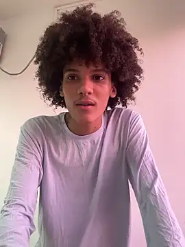 Max Rain online show from October 2025 07:56:01 PM