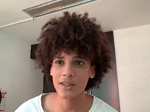 Max Rain online show from April 2026 09:18:02 PM