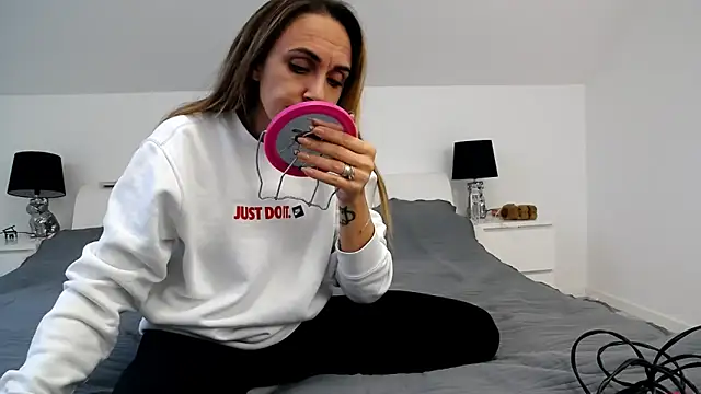 Snapshot of ArabianMalikah chatting on November 2025 06:35:02 AM ArabianMalikah online show from November 2025 06:35:02 AM