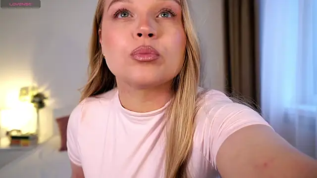 Snapshot of Irene_sooth chatting on December 2025 07:46:02 AM Irene sooth online show from December 2025 07:46:02 AM