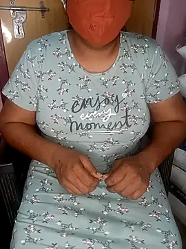 Jessi 25 online show from October 2025 07:37:01 PM