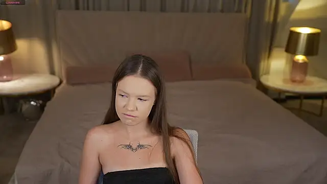 Claire Dreams online show from October 2025 02:25:02 PM