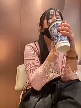 xiao-mo520 online show from November 2025 10:43:02 AM