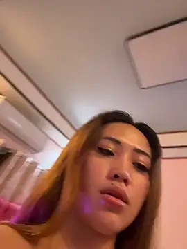 Serenaa rabbit online show from November 2025 11:02:01 AM