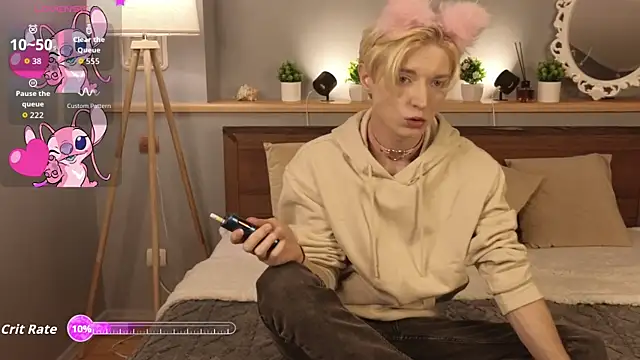 fiachand online show from September 2025 07:57:02 PM