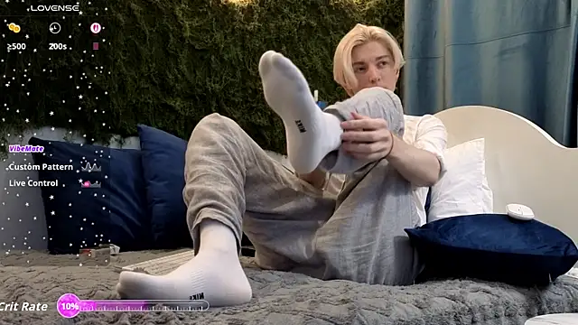 fiachand online show from November 2025 02:52:02 PM