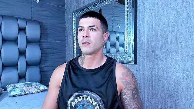 andres-clark92 online show from January 2026 04:42:01 PM