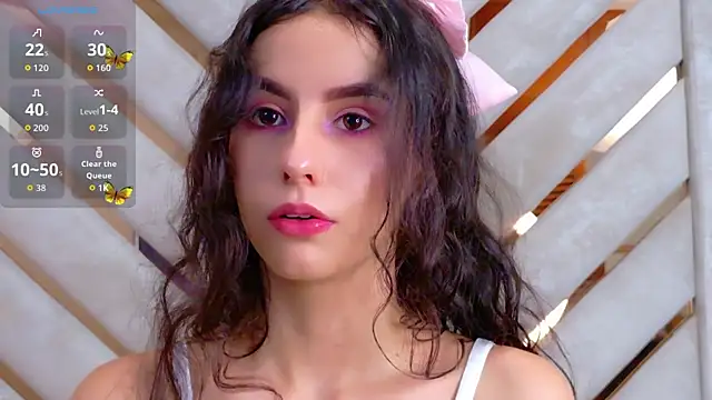 Sarah-Grace online show from September 2025 03:00:01 AM