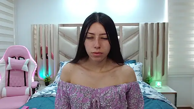 Snapshot of violett_star1 chatting on December 2025 02:14:02 PM violett star1 online show from December 2025 02:14:02 PM