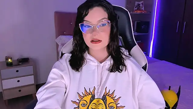 OphelianaRose33 online show from September 2025 08:24:01 PM