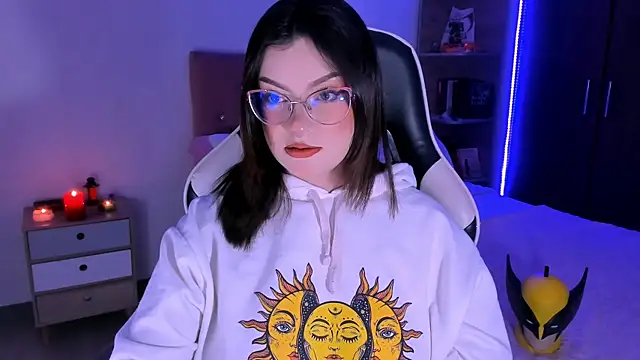 OphelianaRose33 online show from November 2025 10:32:01 PM