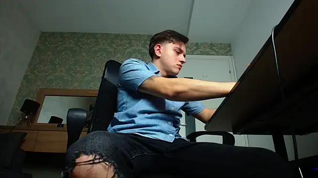 FelixStarkk online show from October 2025 04:04:01 AM