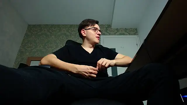 FelixStarkk online show from October 2025 04:12:02 AM