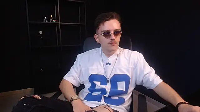 Snapshot of FelixStarkk chatting on June 2026 04:39:01 AM FelixStarkk online show from June 2026 04:39:01 AM